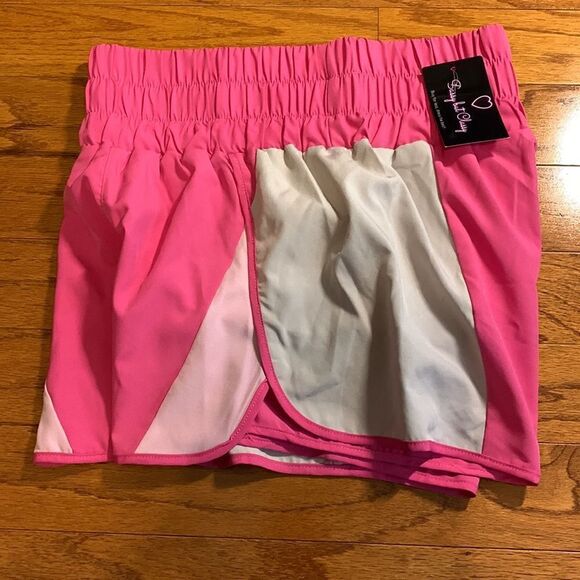 New in Size Large high waist pink shorts.  Elastic waist. - Picture 10 of 10
